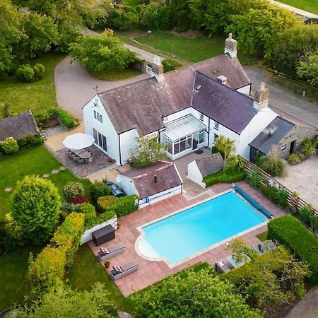 Plas Newydd With Swimming Pool, Fire Pit, And Log Fires Villa Rhiw Buitenkant foto