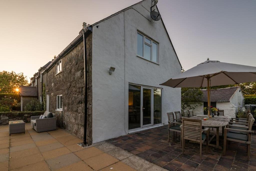 Plas Newydd With Swimming Pool, Fire Pit, And Log Fires Villa Rhiw Buitenkant foto