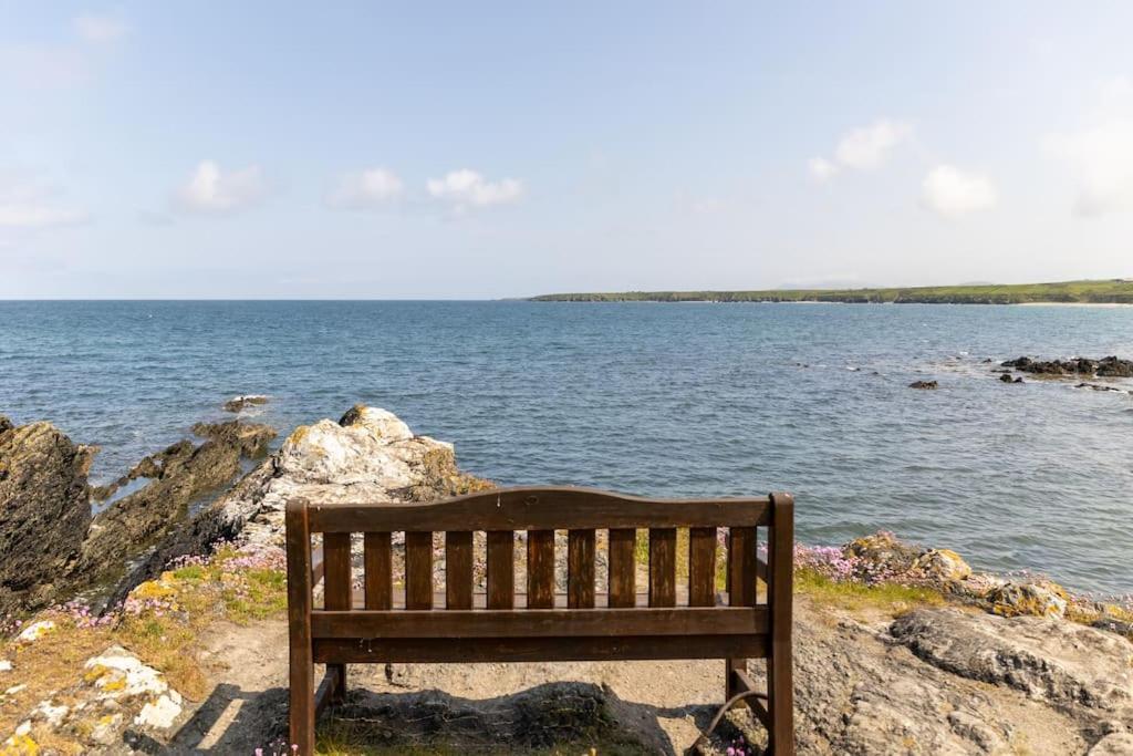 Plas Newydd With Swimming Pool, Fire Pit, And Log Fires Villa Rhiw Buitenkant foto