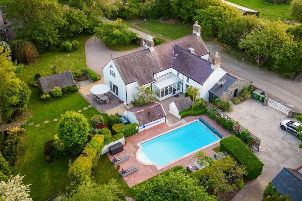 Plas Newydd With Swimming Pool, Fire Pit, And Log Fires Villa Rhiw Buitenkant foto